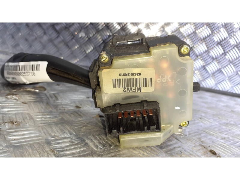 Recambio de mando limpia para hyundai i30cw referencia OEM IAM 934202R010  