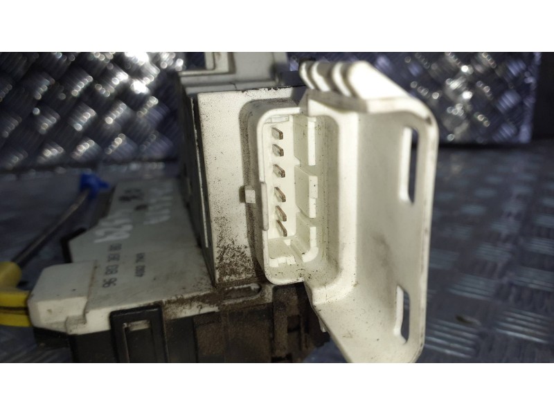 Recambio de cerradura maletero / porton para citroen jumpy referencia OEM IAM 9681336180 6 PINES ELECTRICA