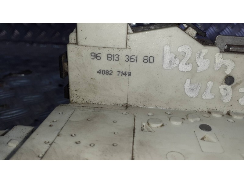 Recambio de cerradura maletero / porton para citroen jumpy referencia OEM IAM 9681336180 6 PINES ELECTRICA