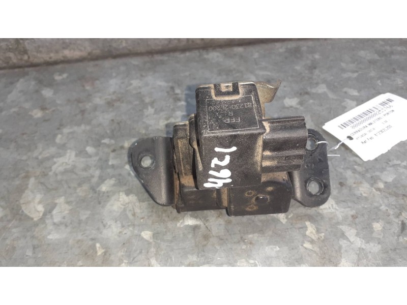 Recambio de cerradura maletero / porton para hyundai i30cw referencia OEM IAM 812302L200  4 PINES