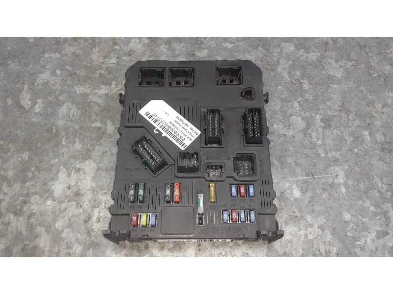 Recambio de caja reles / fusibles para citroen xsara picasso referencia OEM IAM 9657999780 S118085220F BSI E0200