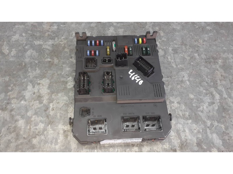 Recambio de caja reles / fusibles para citroen xsara picasso referencia OEM IAM 9657999780  BSI E0200