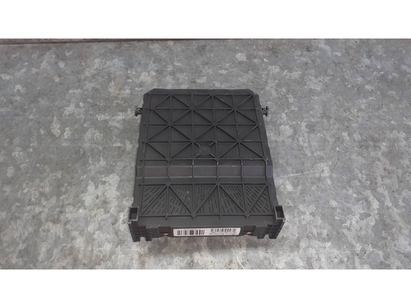 Recambio de caja reles / fusibles para citroen xsara picasso referencia OEM IAM 9657999780  BSI E0200