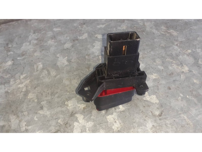 Recambio de warning para hyundai i30cw referencia OEM IAM   