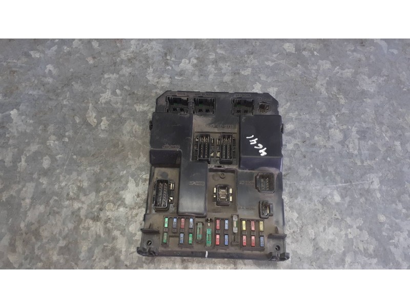 Recambio de caja reles / fusibles para peugeot 307 (s1) referencia OEM IAM 965497780  BSIK02