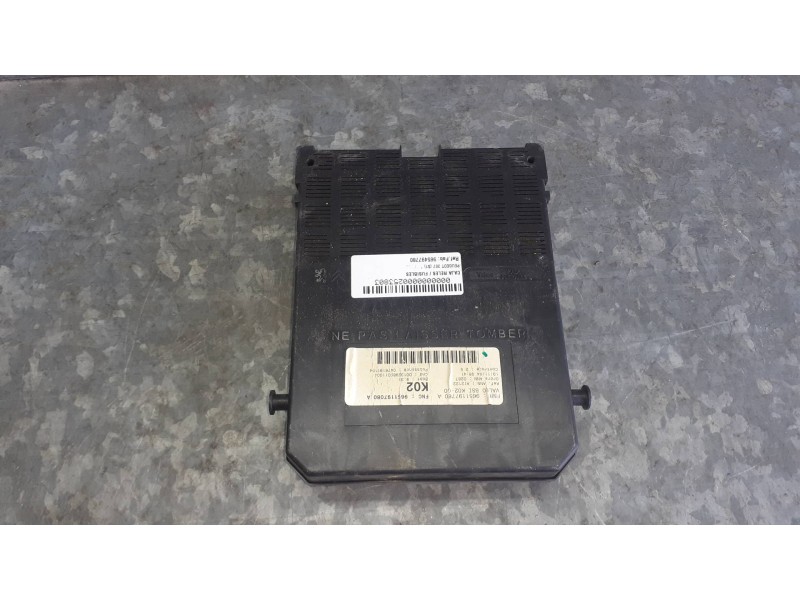 Recambio de caja reles / fusibles para peugeot 307 (s1) referencia OEM IAM 965497780  BSIK02