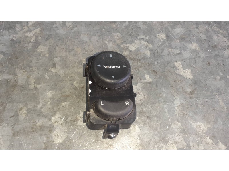 Recambio de mando retrovisor para chrysler voyager (rg) referencia OEM IAM 4685317  