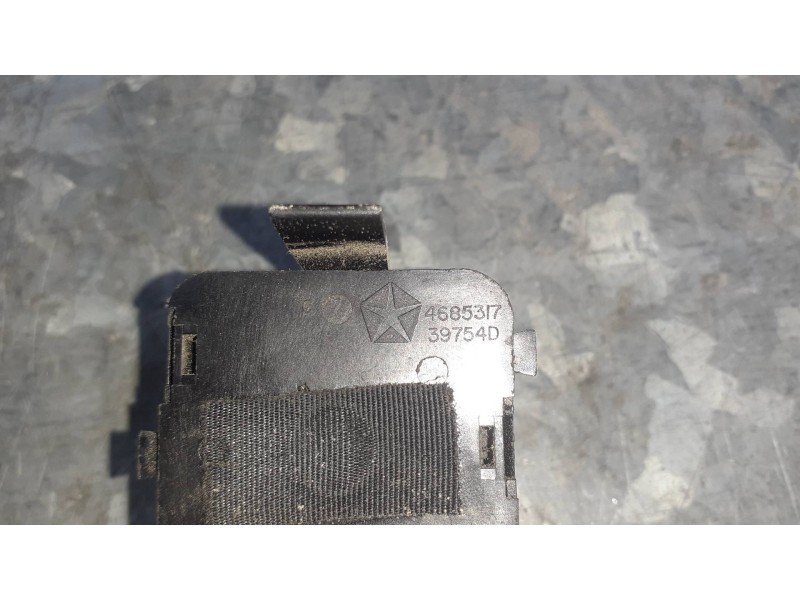Recambio de mando retrovisor para chrysler voyager (rg) referencia OEM IAM 4685317  