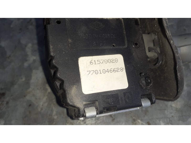 Recambio de mando limpia para renault twingo (co6) referencia OEM IAM 7701046628  