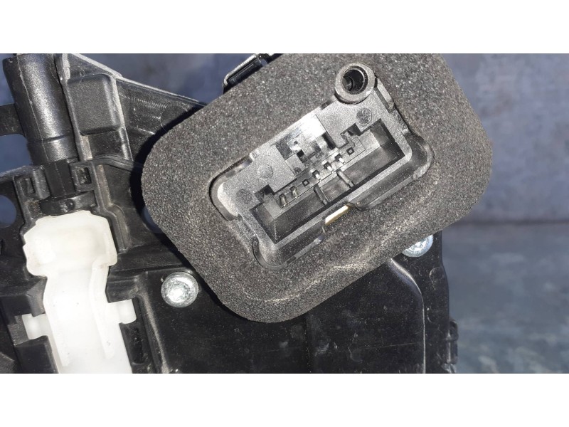 Recambio de cerradura puerta delantera derecha para seat ibiza kj referencia OEM IAM 10B837016B 5 PINES ELECTRICA