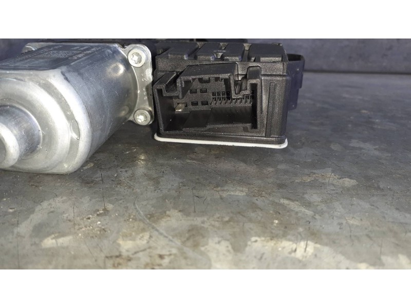 Recambio de motor elevalunas delantero izquierdo para seat ibiza kj referencia OEM IAM 2Q1959405C  0130822065