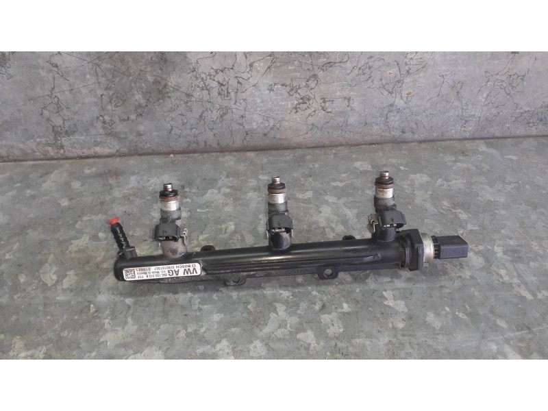 Recambio de rampa inyectora para seat ibiza kj referencia OEM IAM 05C133313B 3 PINES BOSCH