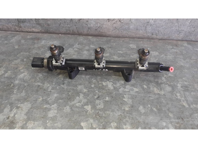 Recambio de rampa inyectora para seat ibiza kj referencia OEM IAM 05C133313B 3 PINES BOSCH