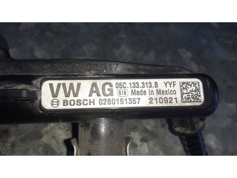 Recambio de rampa inyectora para seat ibiza kj referencia OEM IAM 05C133313B 3 PINES BOSCH