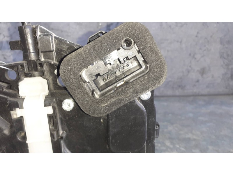 Recambio de cerradura puerta trasera derecha para seat ibiza kj referencia OEM IAM 10A839016B 5 PINES ELECTRICA