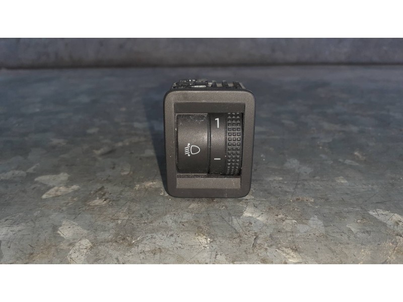 Recambio de mando regulacion faros para seat ibiza kj referencia OEM IAM 5F9941333  5 PINES