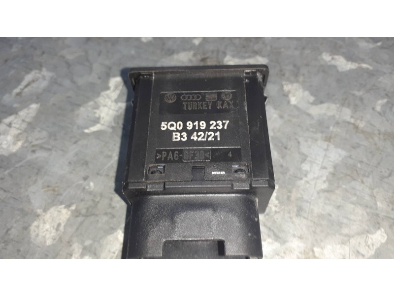 Recambio de modulo electronico para seat ibiza kj referencia OEM IAM 5Q0919237 3 PINES AIRBAG COPILOTO