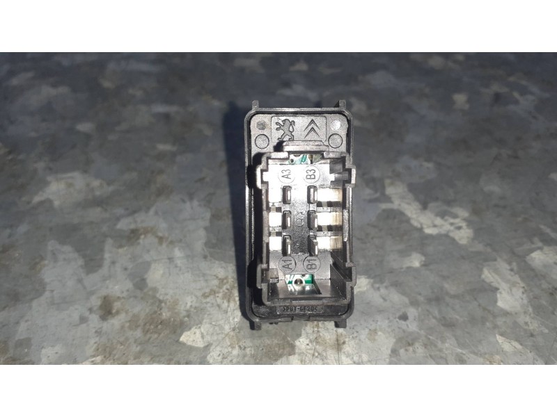 Recambio de mando elevalunas delantero derecho para citroen c-elysée referencia OEM IAM 966579272D  6 PINES