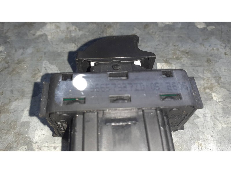 Recambio de mando elevalunas delantero derecho para citroen c-elysée referencia OEM IAM 966579272D  6 PINES