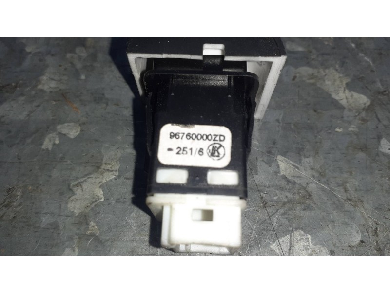 Recambio de interruptor para citroen c-elysée referencia OEM IAM 96760000ZD 4 PINES BLOQUEO VENTANAS