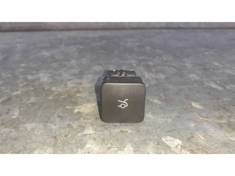 Recambio de interruptor para citroen c-elysée referencia OEM IAM 96766105ZD 4 PINES APERTURA MALETERO