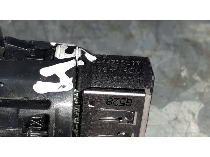 Recambio de modulo electronico para citroen c-elysée referencia OEM IAM 96645227XT AUX/USB 4+3 PINES