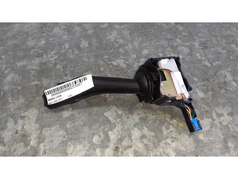Recambio de mando luces para seat leon (1p1) referencia OEM IAM 1K0953513A  