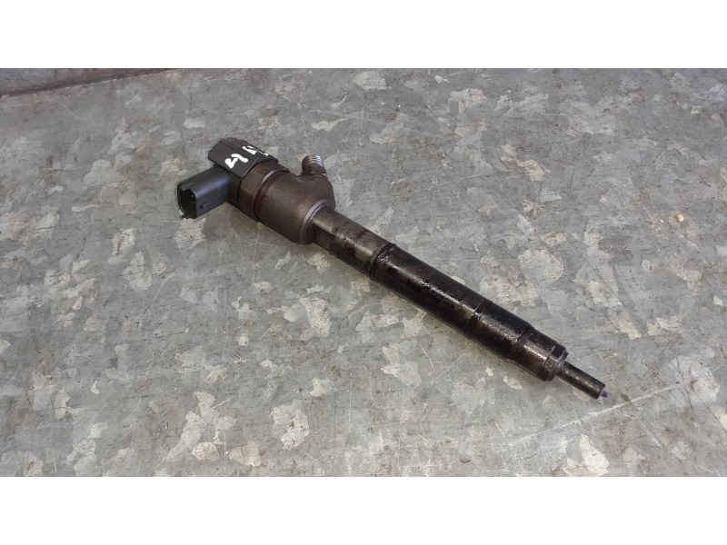 Recambio de inyector para hyundai i30cw referencia OEM IAM 0445110320 2 PINES BOSCH