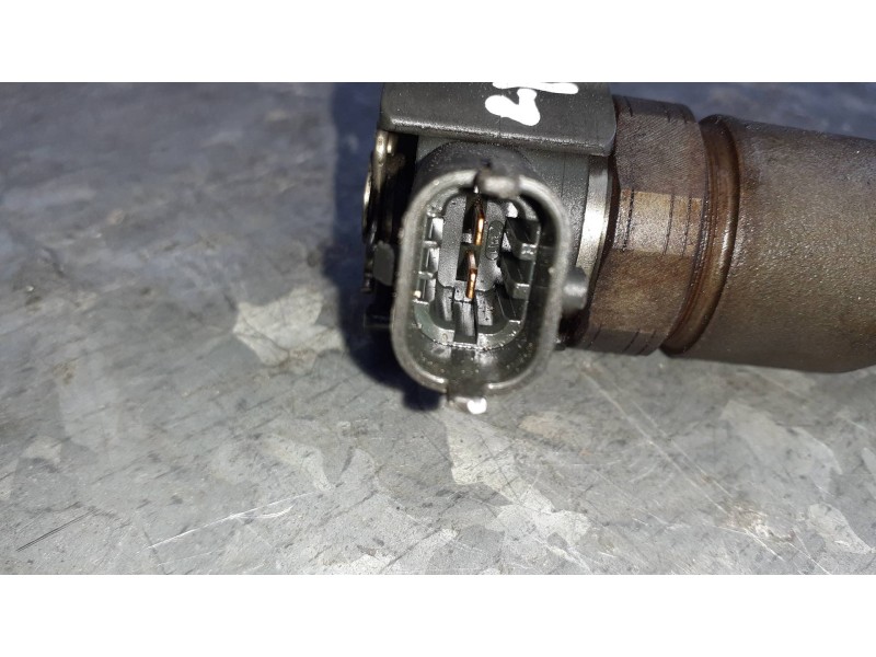 Recambio de inyector para hyundai i30cw referencia OEM IAM 0445110320 2 PINES BOSCH