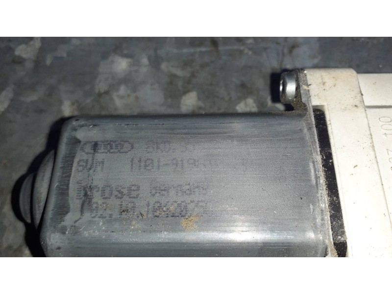 Recambio de motor elevalunas delantero derecho para volkswagen sharan (7n1) referencia OEM IAM 8K0959801B  2 PINES