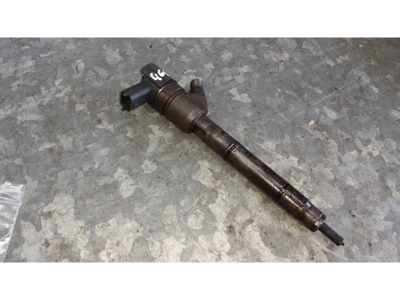 Recambio de inyector para hyundai i30cw referencia OEM IAM 0445110320 2 PINES BOSCH