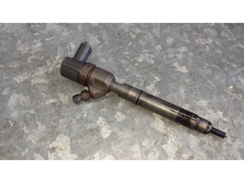 Recambio de inyector para hyundai i30cw referencia OEM IAM 0445110320 2 PINES BOSCH