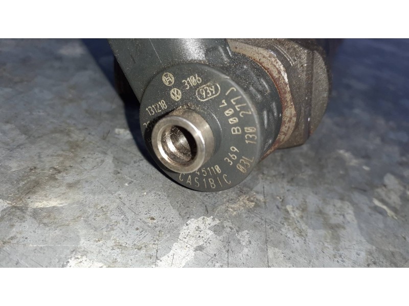 Recambio de inyector para volkswagen sharan (7n1) referencia OEM IAM 03L130277J  2 PINES