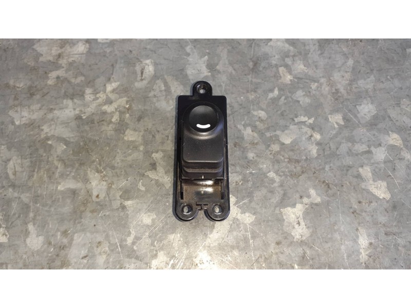 Recambio de mando elevalunas trasero derecho para hyundai i30cw referencia OEM IAM   7 PINES