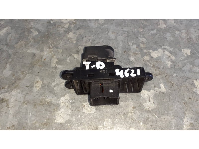 Recambio de mando elevalunas trasero derecho para hyundai i30cw referencia OEM IAM   7 PINES