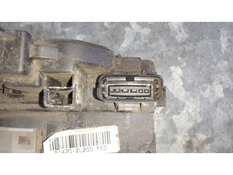 Recambio de cerradura puerta trasera derecha para hyundai i30cw referencia OEM IAM 814202L200 4 PINES ELECTRICA