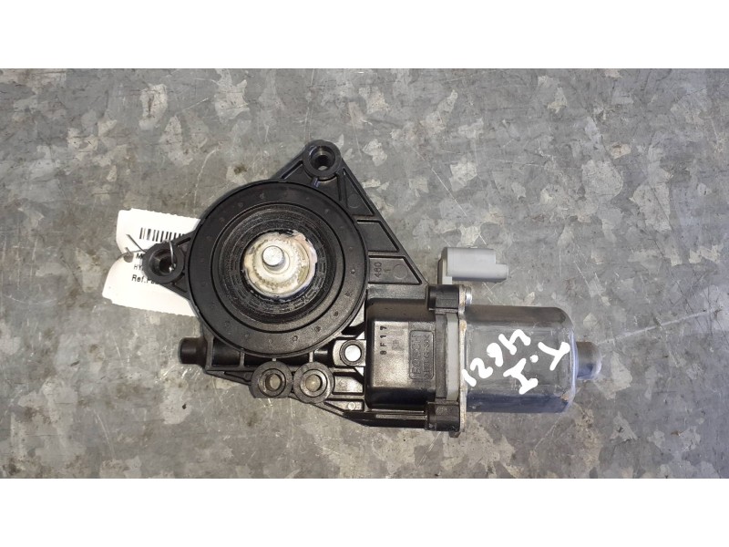 Recambio de motor elevalunas trasero izquierdo para hyundai i30cw referencia OEM IAM 834602R000  2 PINES