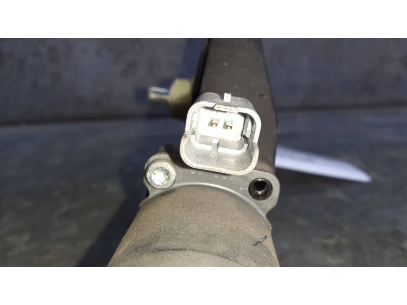 Recambio de motor elevalunas trasero izquierdo para hyundai i30cw referencia OEM IAM 834602R000  2 PINES