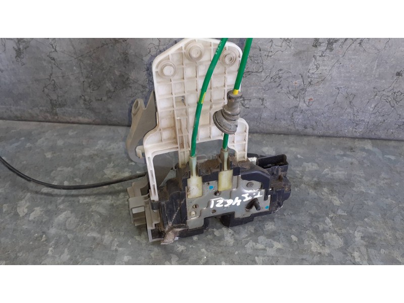 Recambio de cerradura puerta trasera izquierda para hyundai i30cw referencia OEM IAM 814102L200 4 PINES ELECTRICA