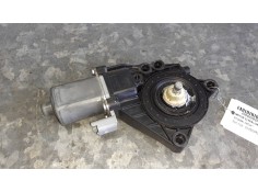 Recambio de motor elevalunas delantero izquierdo para hyundai i30cw referencia OEM IAM 824502R200  2 PINES 2