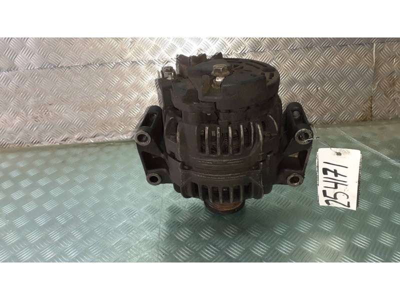 Recambio de alternador para mercedes-benz sprinter 02.00  caja cerrada referencia OEM IAM A0131541702 0124325093 90A