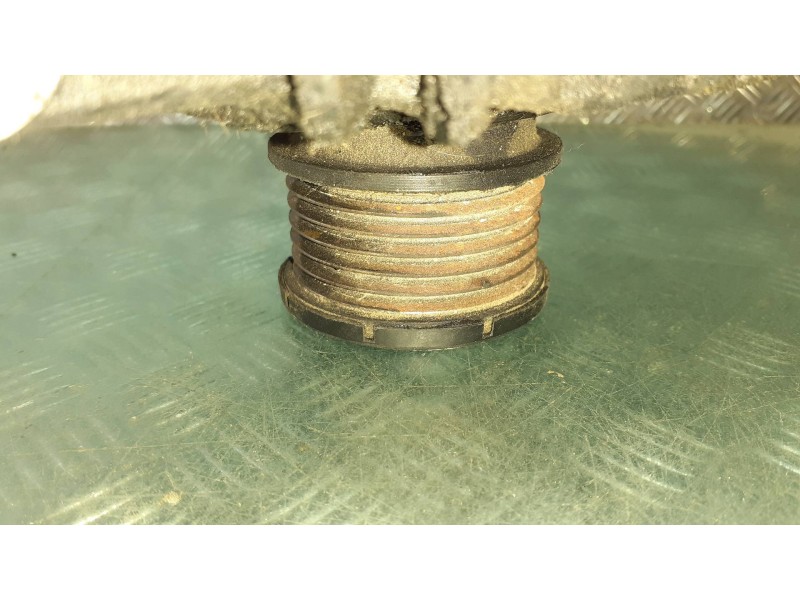 Recambio de alternador para mercedes-benz sprinter 02.00  caja cerrada referencia OEM IAM A0131541702 0124325093 90A