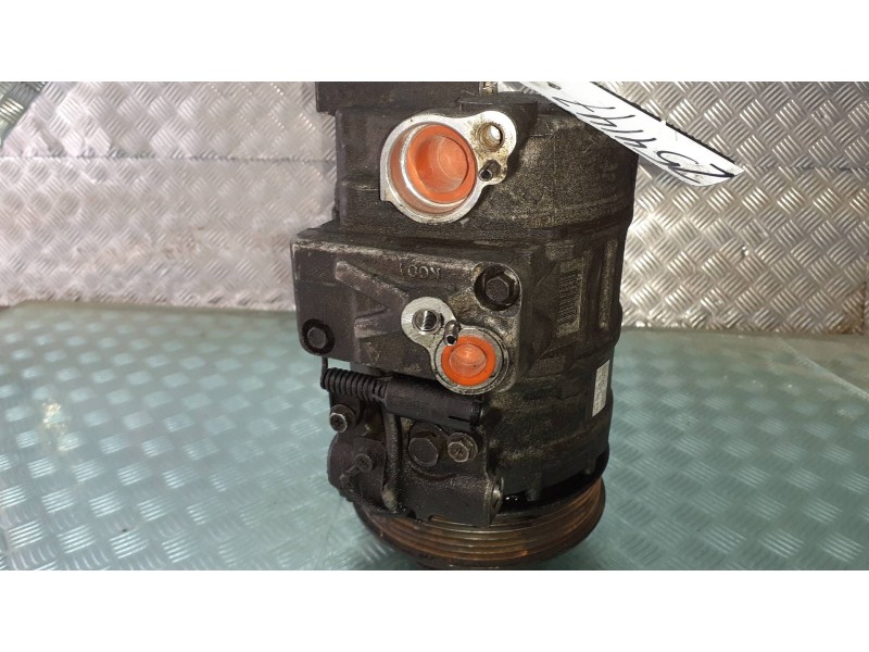 Recambio de compresor aire acondicionado para mercedes-benz sprinter 02.00  caja cerrada referencia OEM IAM A0002343111  