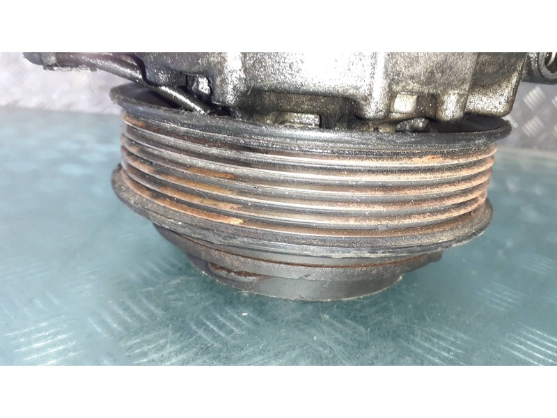 Recambio de compresor aire acondicionado para mercedes-benz sprinter 02.00  caja cerrada referencia OEM IAM A0002343111  