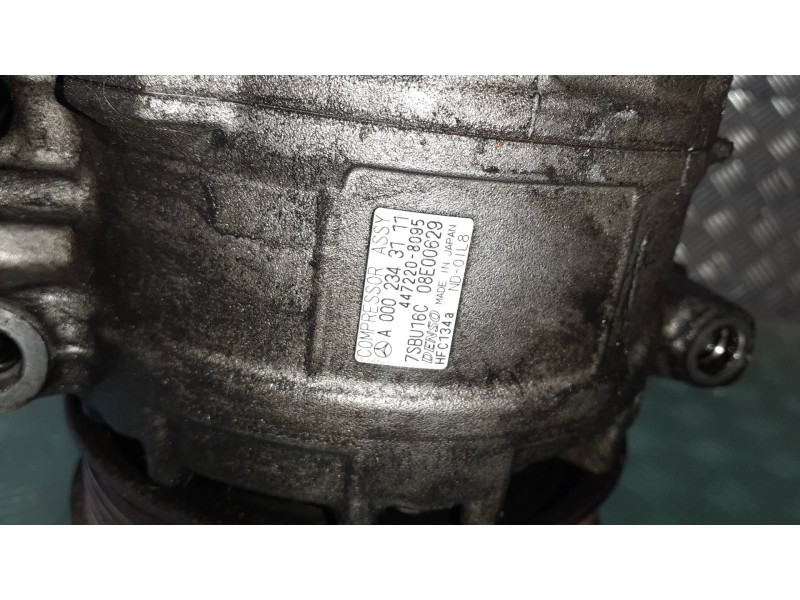 Recambio de compresor aire acondicionado para mercedes-benz sprinter 02.00  caja cerrada referencia OEM IAM A0002343111  