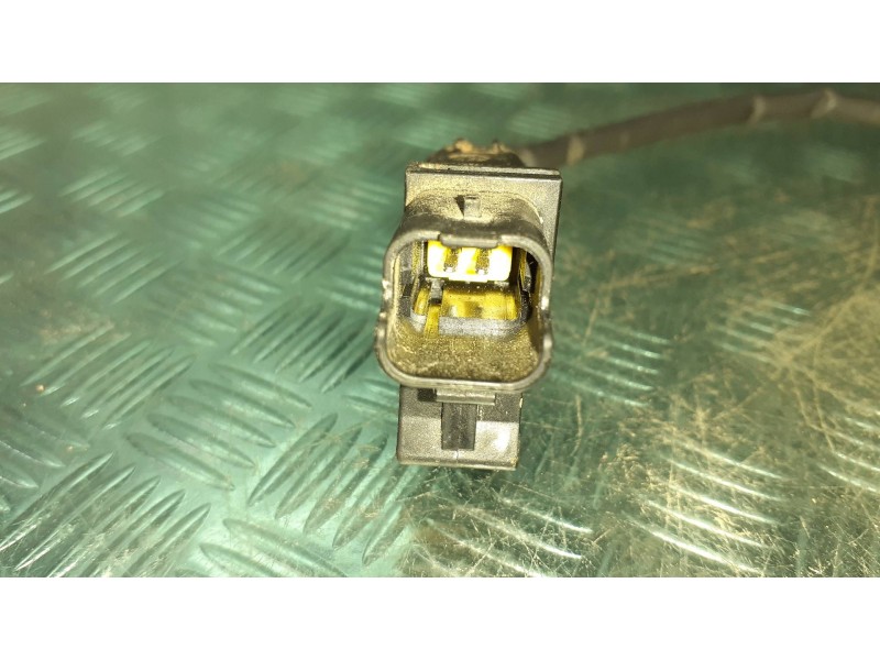 Recambio de valvula expansion para renault zoe referencia OEM IAM 4433101182 924893668R CONECTOR 2 PINES