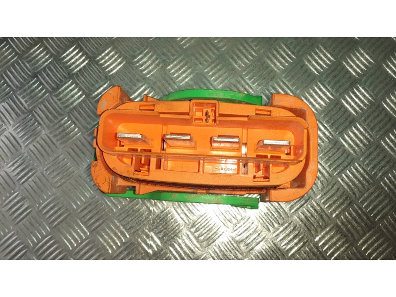 Recambio de caja reles / fusibles para renault zoe referencia OEM IAM 297C13111R  