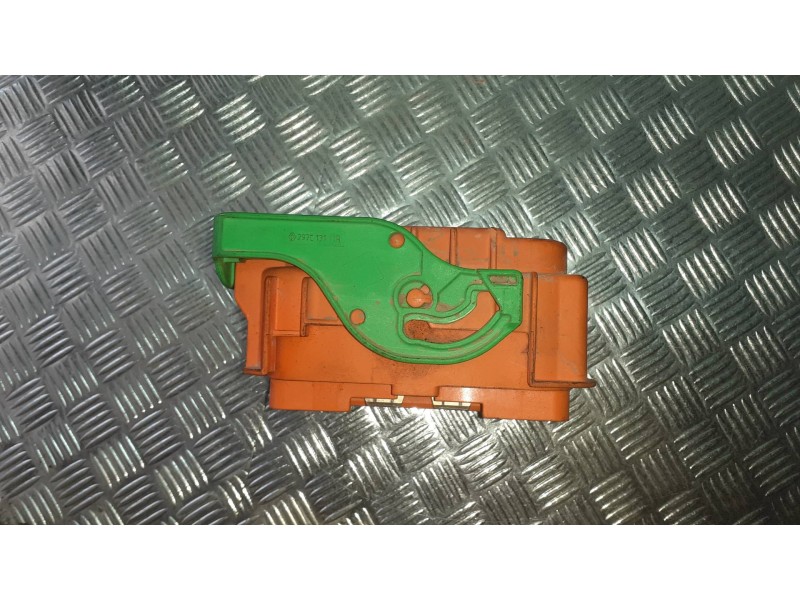 Recambio de caja reles / fusibles para renault zoe referencia OEM IAM 297C13111R  