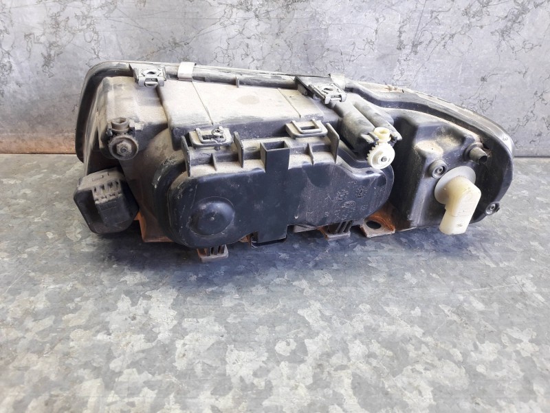 Recambio de faro derecho para audi a3 (8l) referencia OEM IAM 15390200 RE153896 