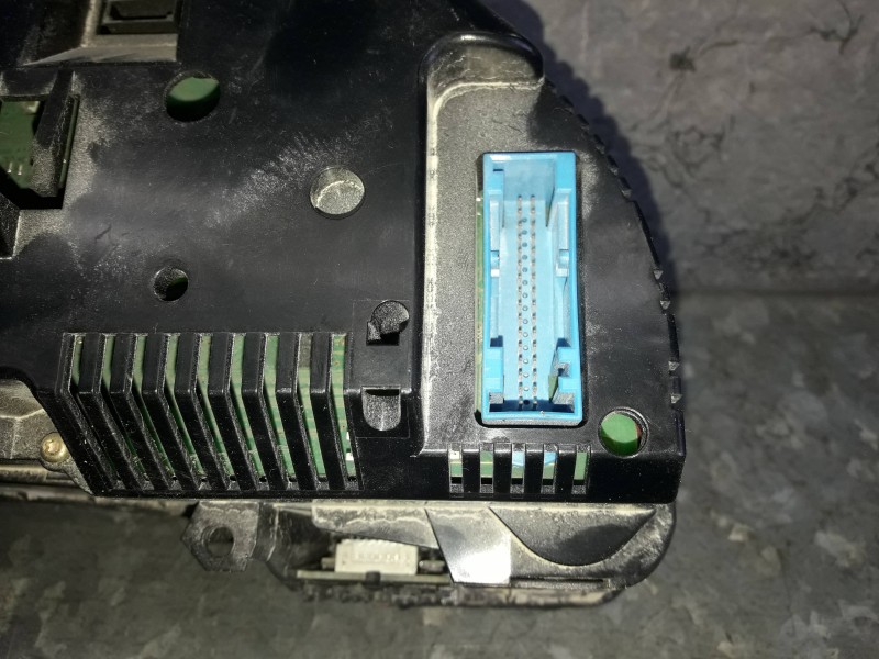 Recambio de cuadro instrumentos para audi a4 berlina (8e) referencia OEM IAM 1036901830 BOSCH 